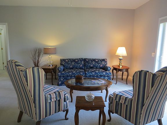 4th image of 1411 Equestrian Dr