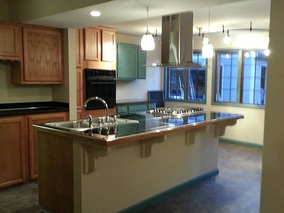 4th image of 275 Bernhardt Dr