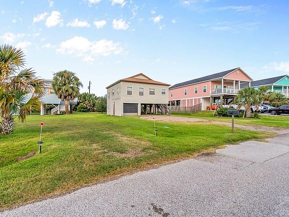 2nd image of 3811 Las Palmas Blvd
