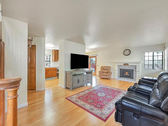 5th image of 956 Edwards Avenue