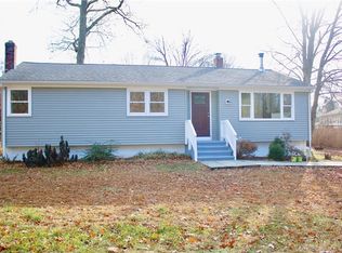 7 Kindle Ln, Derby, CT 06418