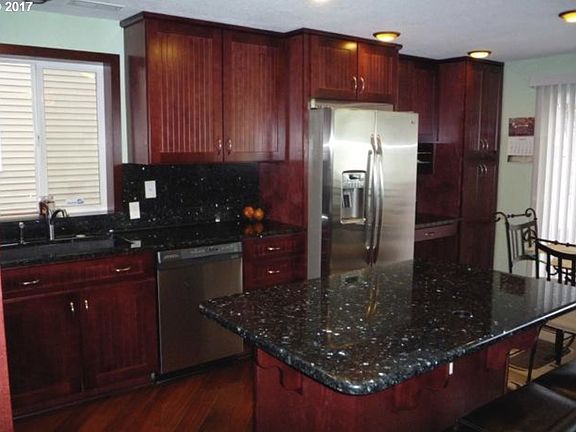 4th image of 13708 NE 30th Cir