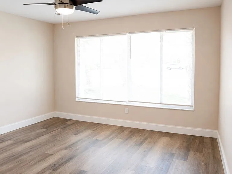 4223 SE 4th Pl — Photo 14