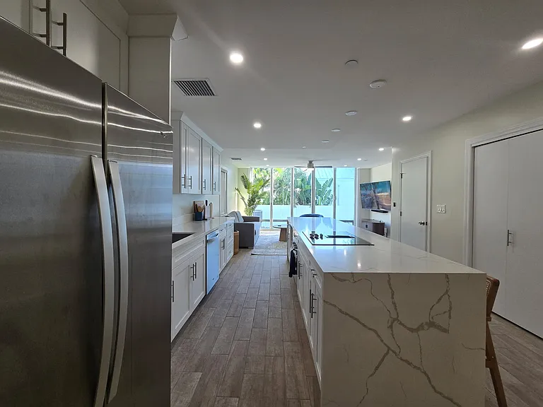 322 Amelia St — Photo 6