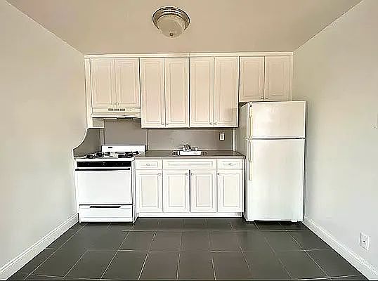 3rd image of 86 Bay 29 St #6D