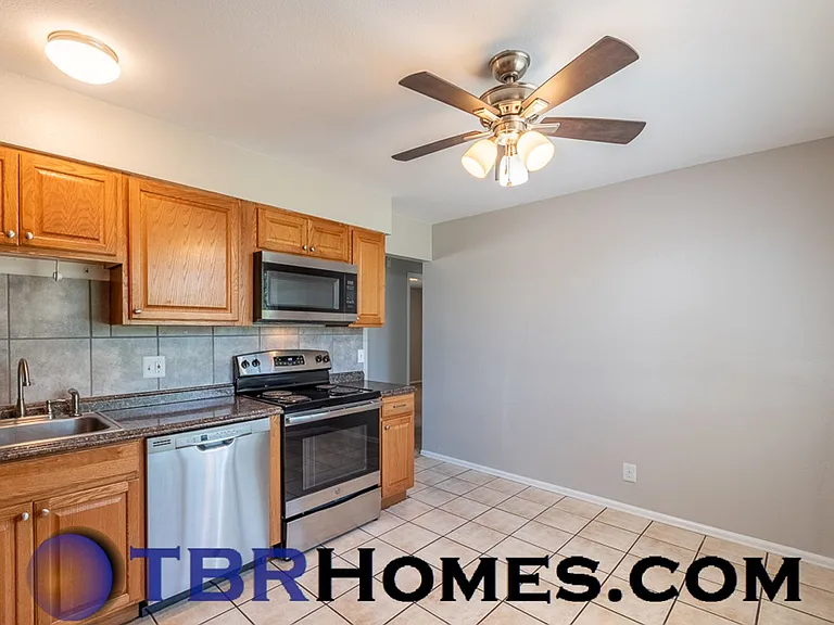 14435 Olmsted Dr — Photo 6