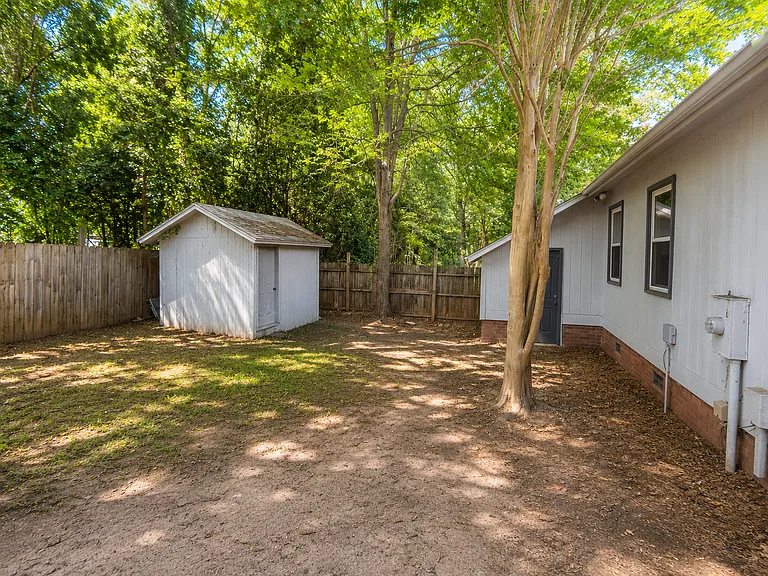 233 Conrad Cir — Photo 15