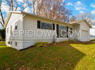 1112 Cheyenne Rd NW, Cedar Rapids, IA 52405