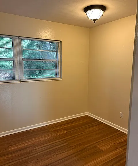 1803 Rosedale Dr — Photo 7