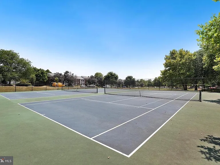 2527 Emerson Dr — Photo 26