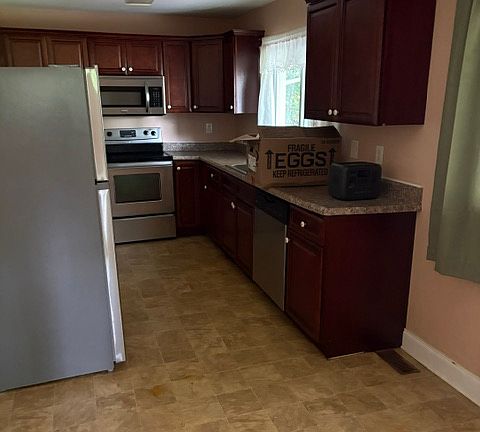 3rd image of 274 Shenandoah Dr