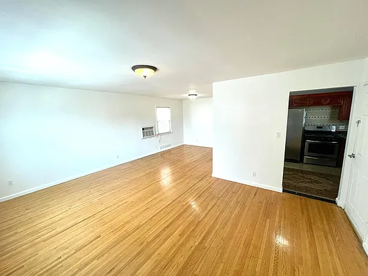 Rented by Luxury Apartments LIC | media 30