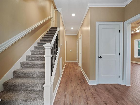 4th image of 534 Panorama Dr