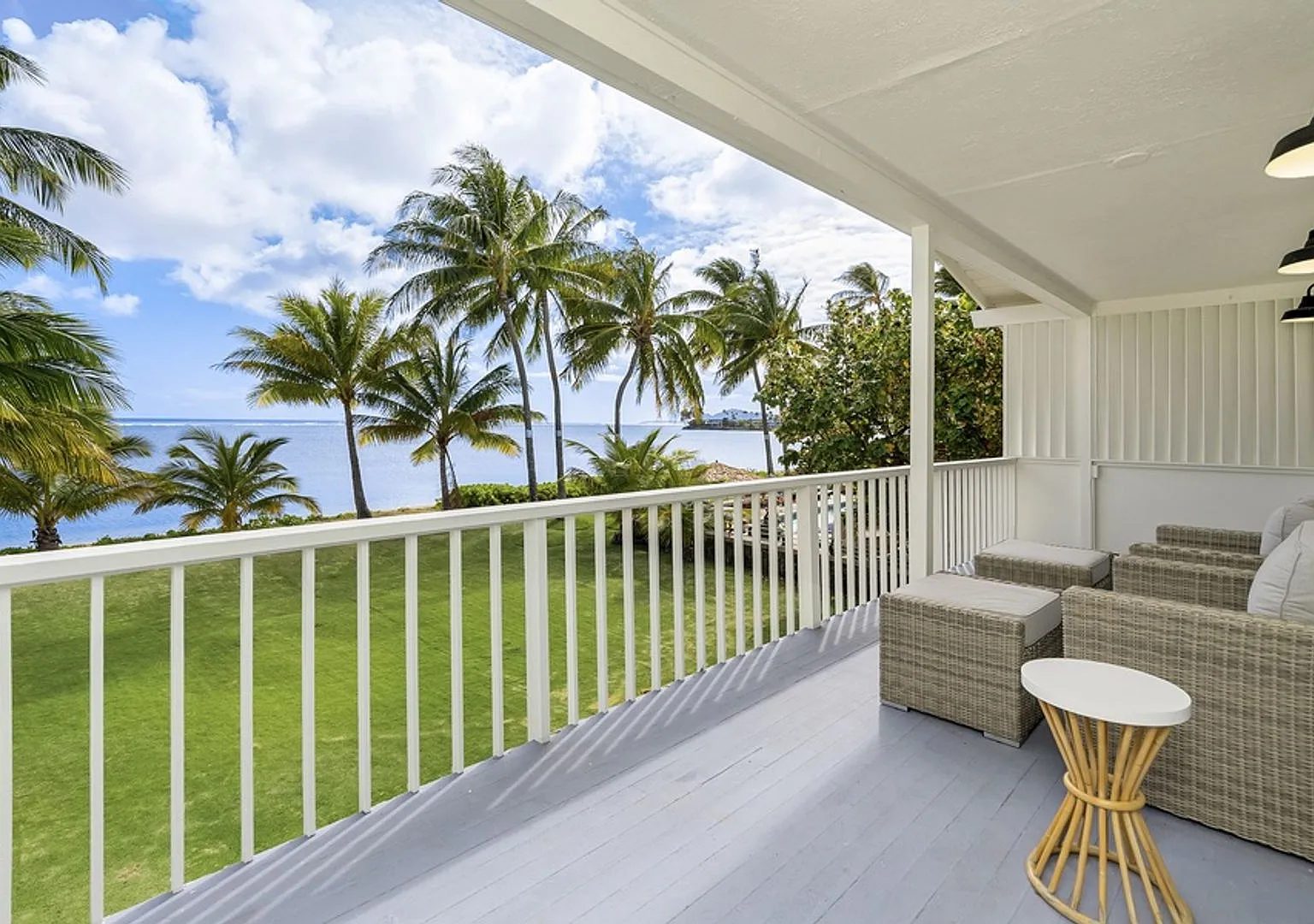 Honolulu Beachfront Retreat: Lux Beachfront Retreat w/ Ocean Views & Private Beach — Photo 2