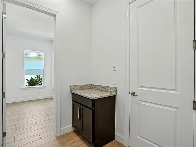 18301 Terracina Dr — Photo 32