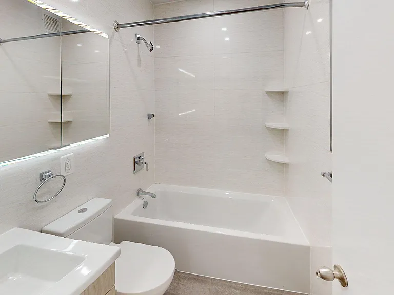 50 Prince St #6L — Photo 7