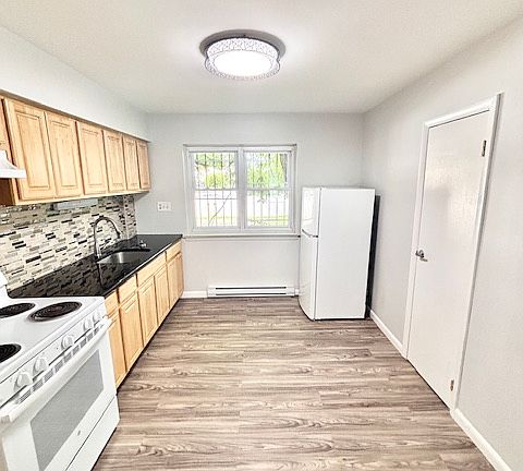 2nd image of 125 William St APT 5