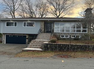 371 Highview Ave, Somerset, MA 02726