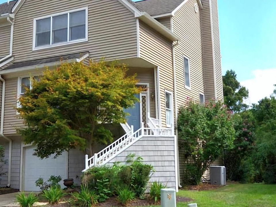 1st image of 40459 Breton View Dr