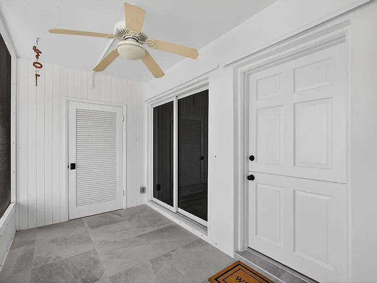 100 Shore Ct #208 — Photo 14