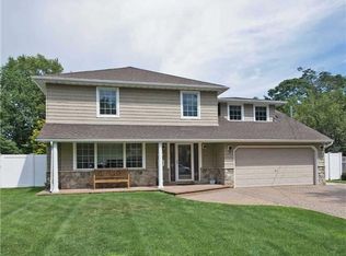 391 Snedecor Ave, West Islip, NY 11795
