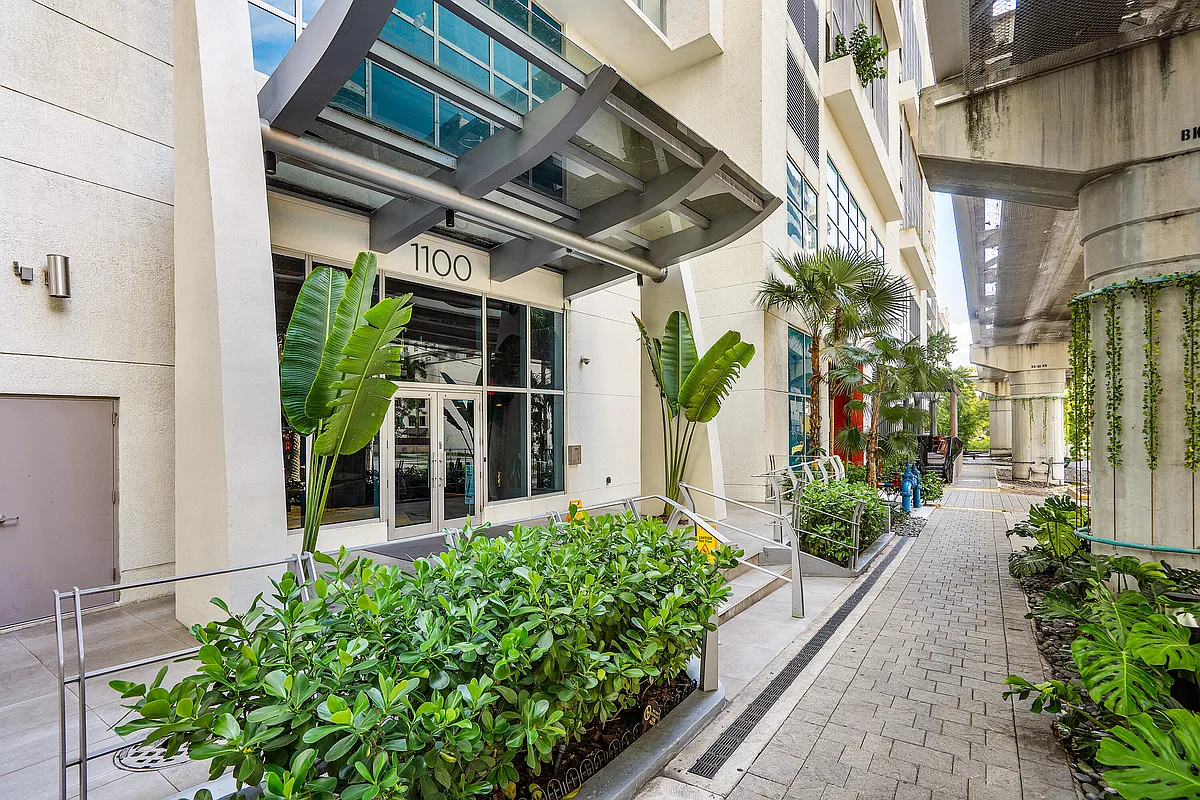 Building Photo - 1100 S Miami Ave #3901