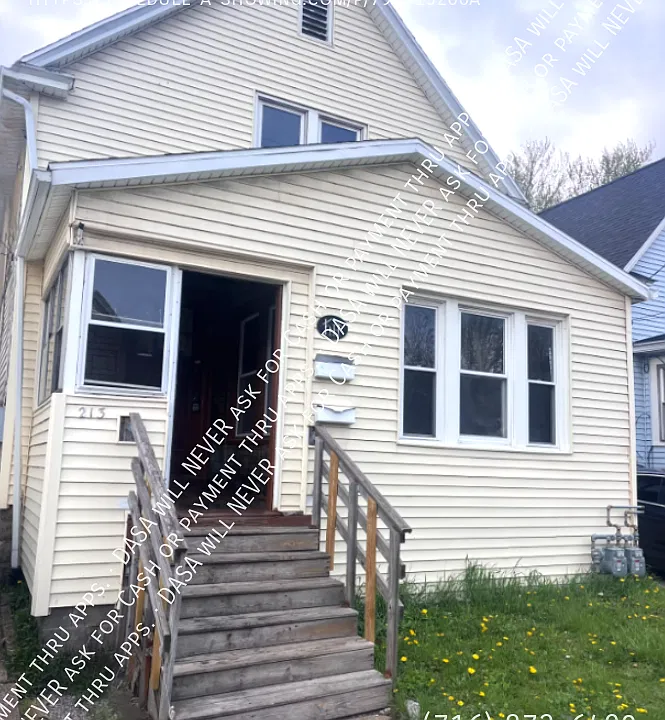 213 Chadduck Ave #UPPER