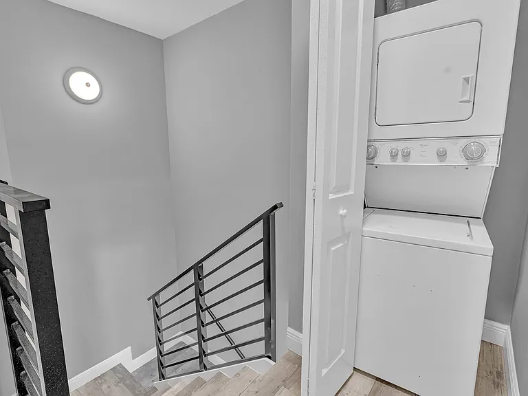8911 NW 28th Dr #32 — Photo 2