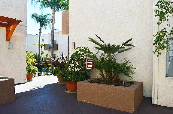 Brighton Vista Apartments — Photo 17
