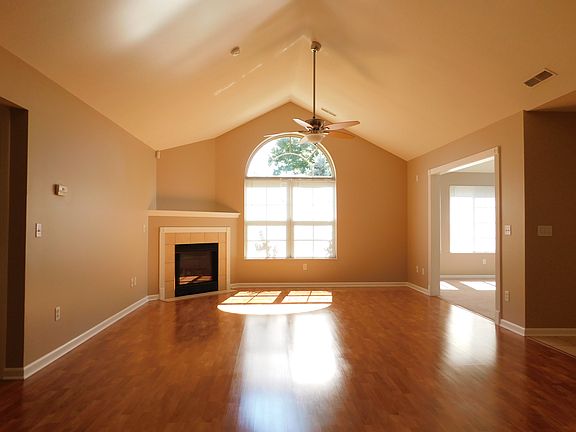 2nd image of 103 River Glen Dr NE
