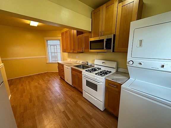 2nd image of 125 Duboce Ave