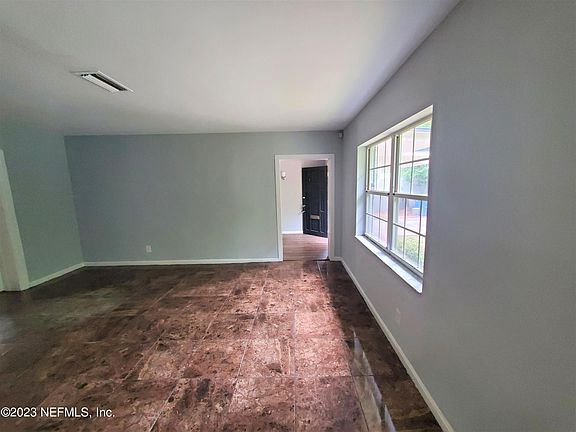 5th image of 5565 Windermere Dr