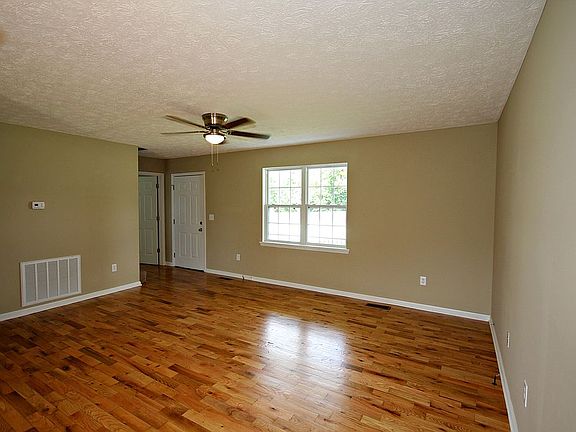 4th image of 4552 Windsong Dr