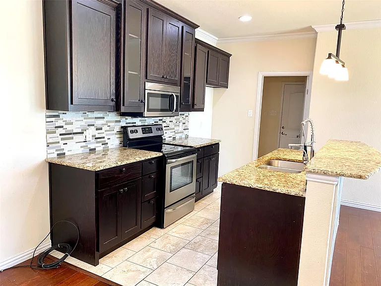 621 Fleming St — Photo 17