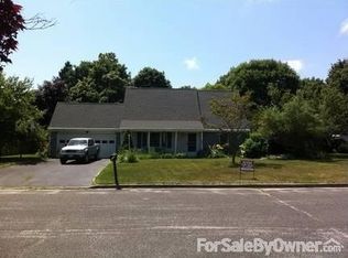 48 Susan Dr, Bellport, NY 11713