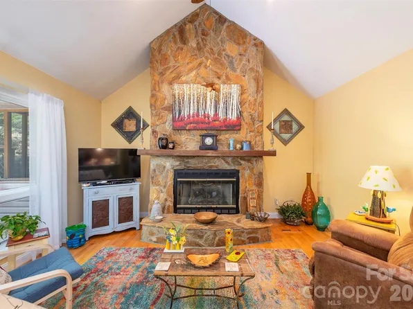 132 Rumbling Bald Rd, Lake Lure, NC 28746