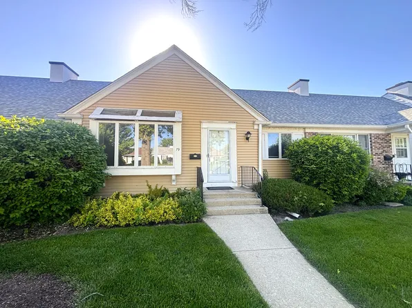 79 Garden Dr, Montgomery, IL 60538