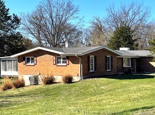 22 Coachman Ln, Villa Ridge, MO 63089