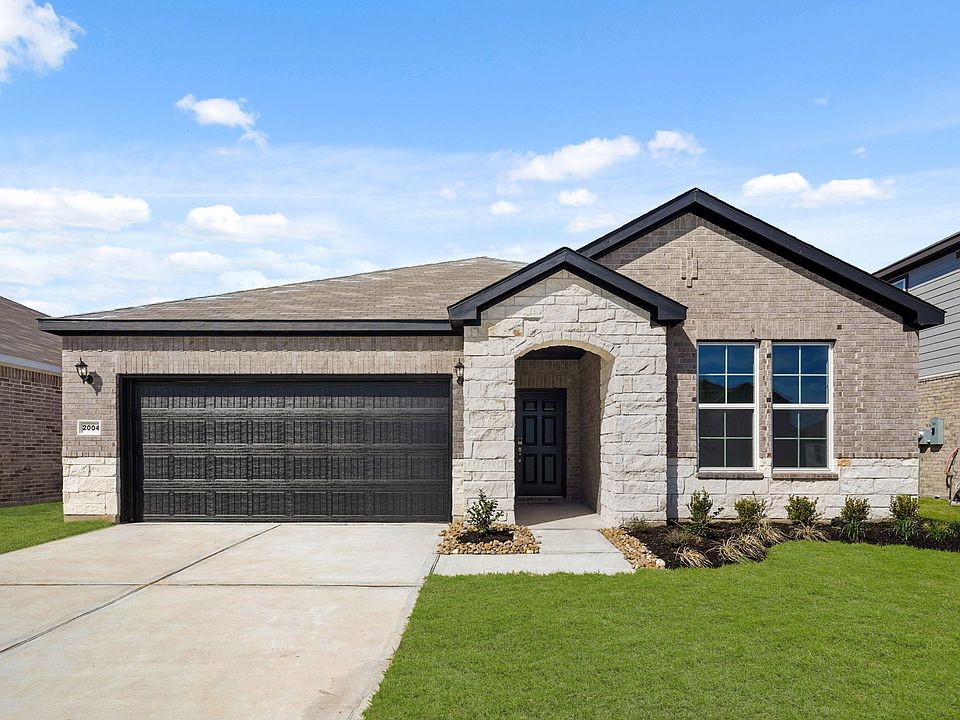 1st image of 2004 Spyglass Dr