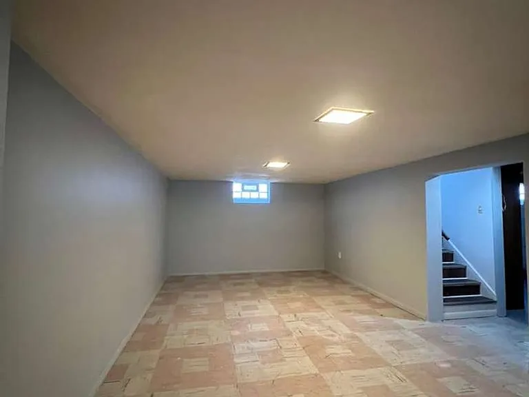 11215 Langton Ave — Photo 23