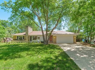 255 N Park Blvd, Glen Ellyn, IL