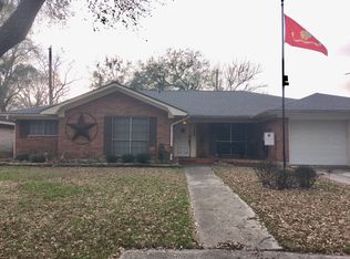2200 Eaves Dr, Baytown, TX 77520