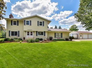 4S110 Hazelcrest Dr, Sugar Grove, IL 60554