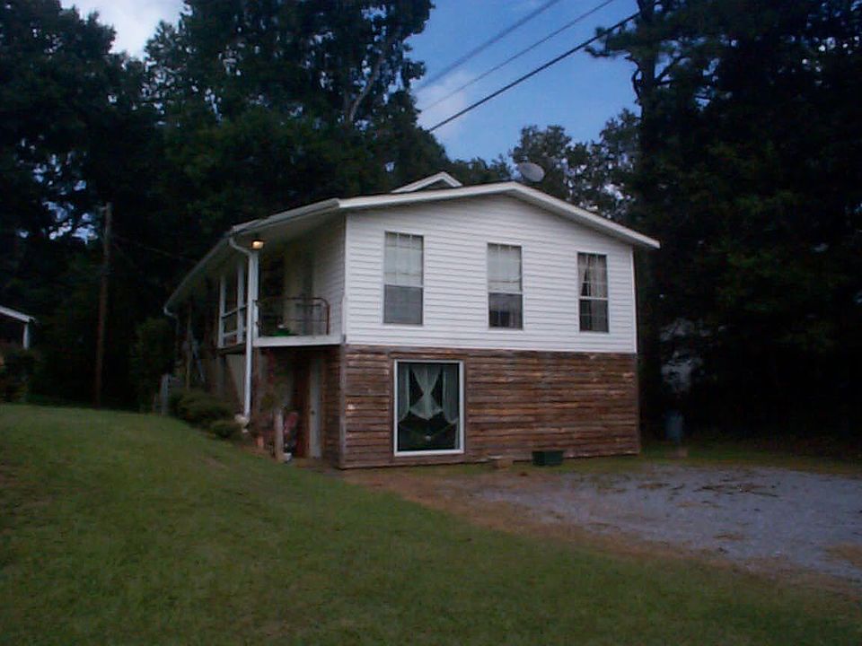 2nd image of 2472 Washington St