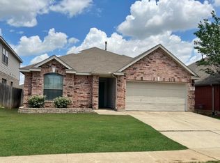 1425 Kingfisher Dr, Fort Worth, TX 76131