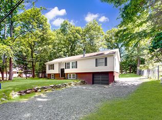 102 Forest Rd, Dingmans Ferry, PA 18328