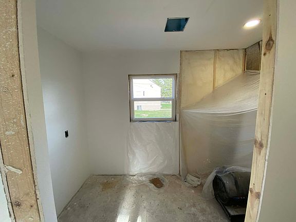 3rd image of 832 Main St