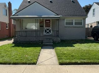 823 Harrison Blvd, Lincoln Park, MI 48146