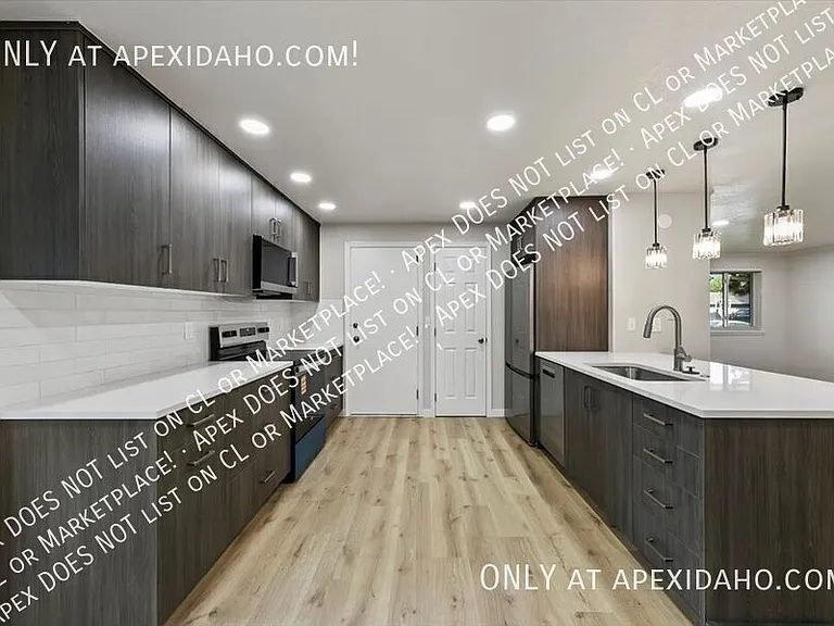 249 S Harlan Pl — Photo 13