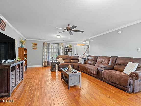 3rd image of 7113 Highland Creek Ln